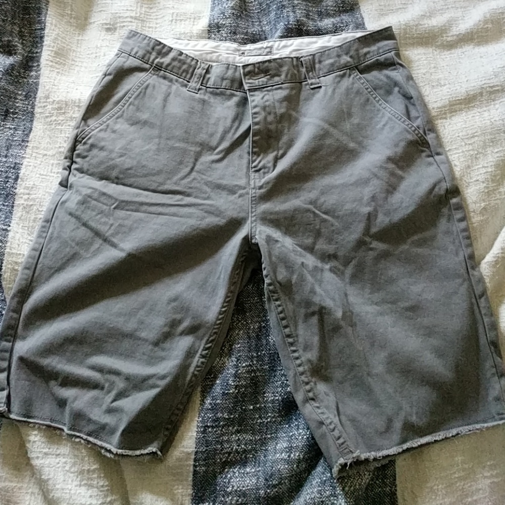 Cutoff shorts